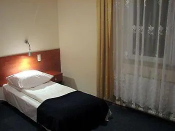 Hotel Julianow 바르샤바